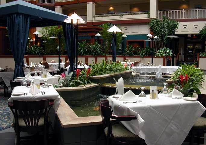 Embassy Suites By Hilton Auburn Hills Restaurant photo